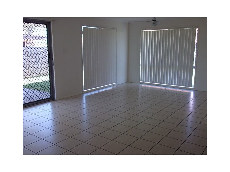 33 Julie Street, Crestmead QLD 4132