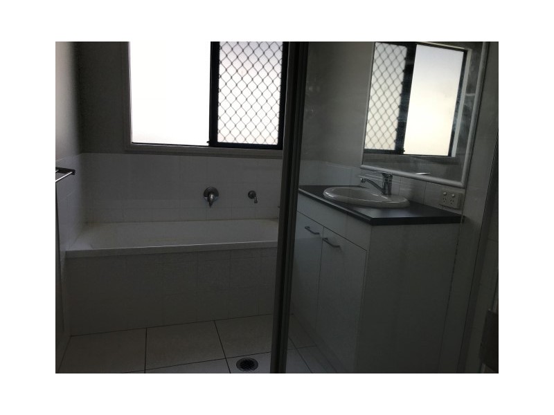 30 Salomon Court, Goodna QLD 4300