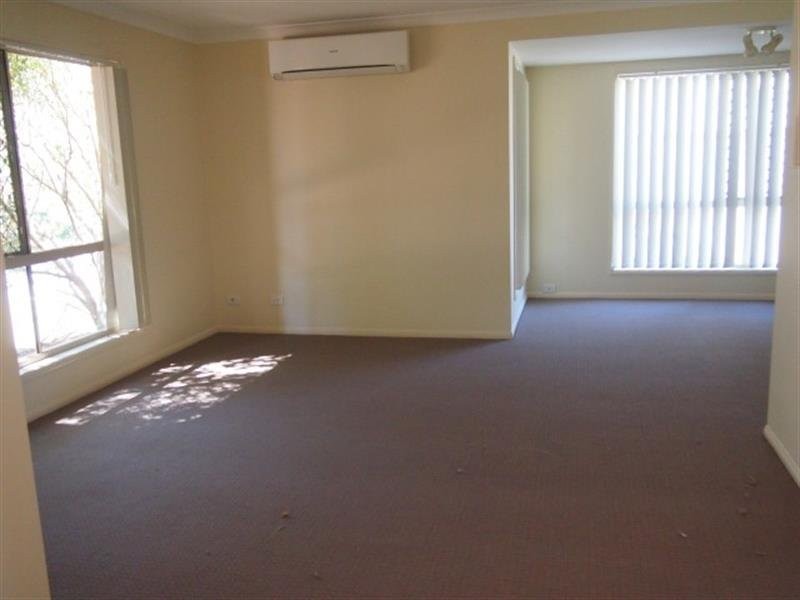 18 Mitchell Place, Parkinson QLD 4115