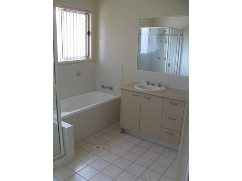 18 Mitchell Place, Parkinson QLD 4115
