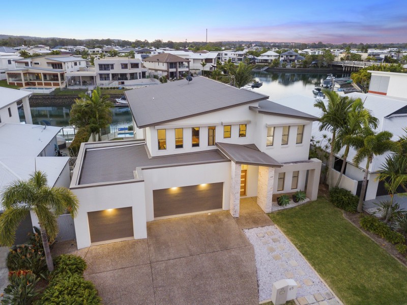 15 Southaven  Drive, Helensvale QLD 4212