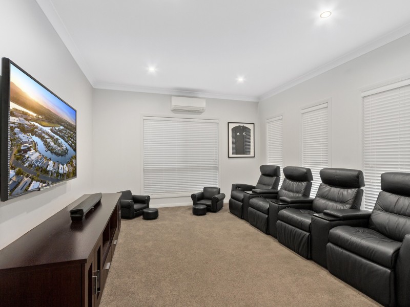 15 Southaven  Drive, Helensvale QLD 4212