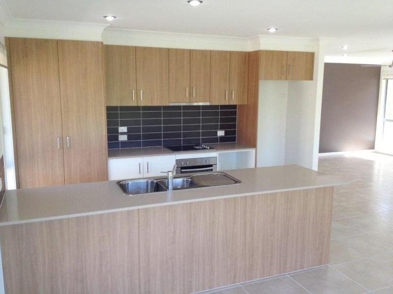 53 Ravensbourne Circuit, Waterford QLD 4133