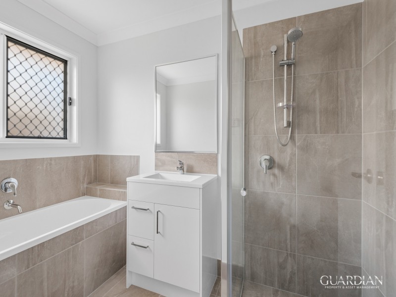 55 Pepper Tree Drive, Holmview QLD 4207