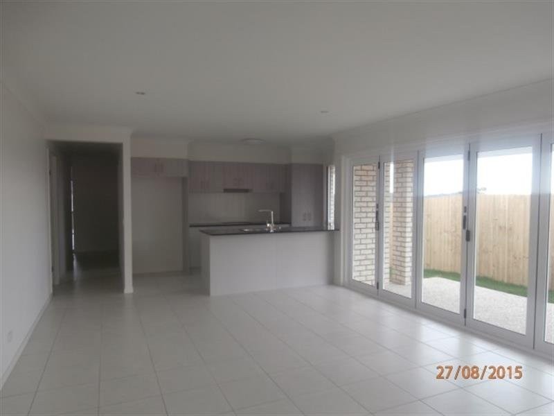 44 Cairnlea Drive, Pimpama QLD 4209