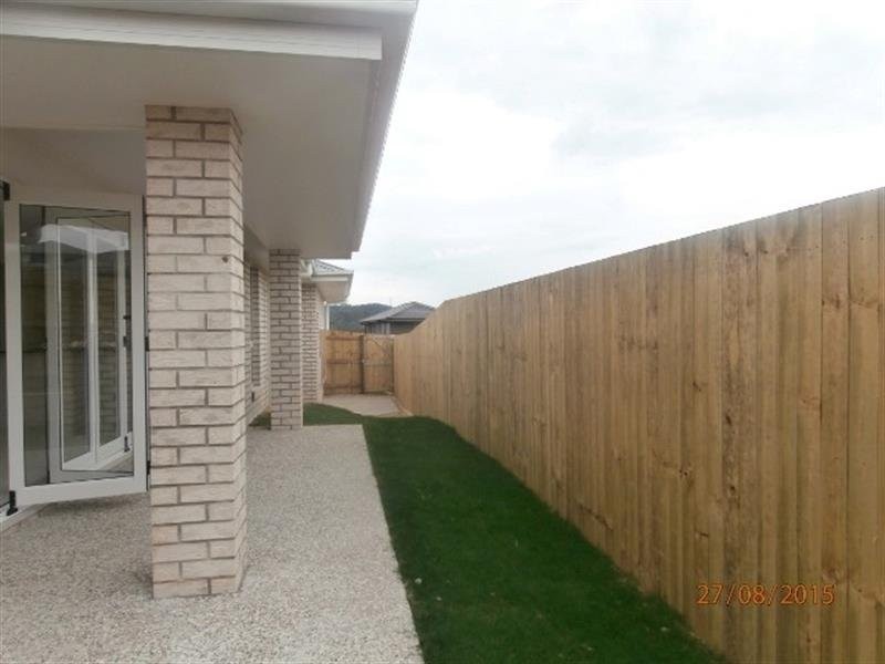 44 Cairnlea Drive, Pimpama QLD 4209