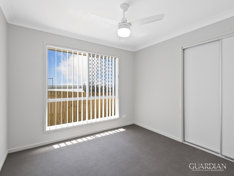 2/15 Pemswood  Court, Deebing Heights QLD 4306