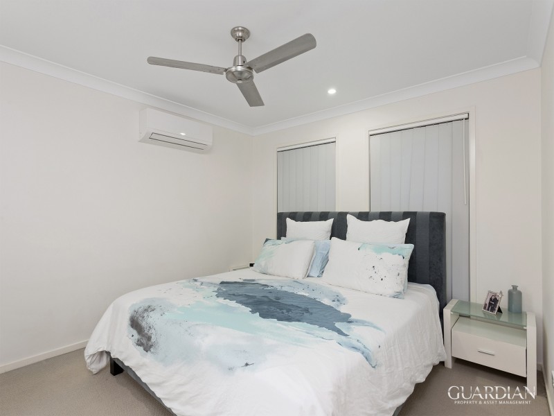 20  Azure  Way, Hope Island QLD 4212