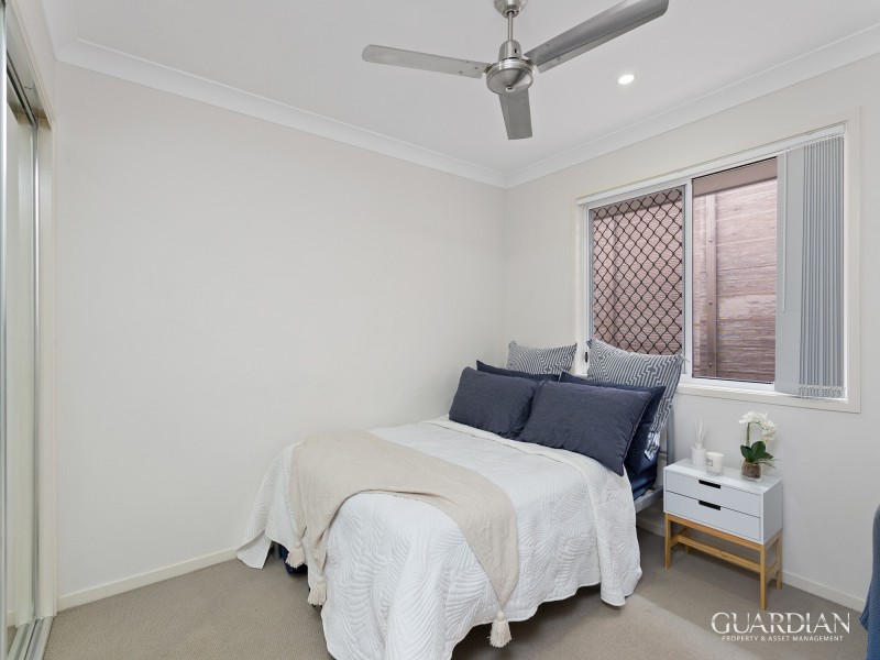 20  Azure  Way, Hope Island QLD 4212