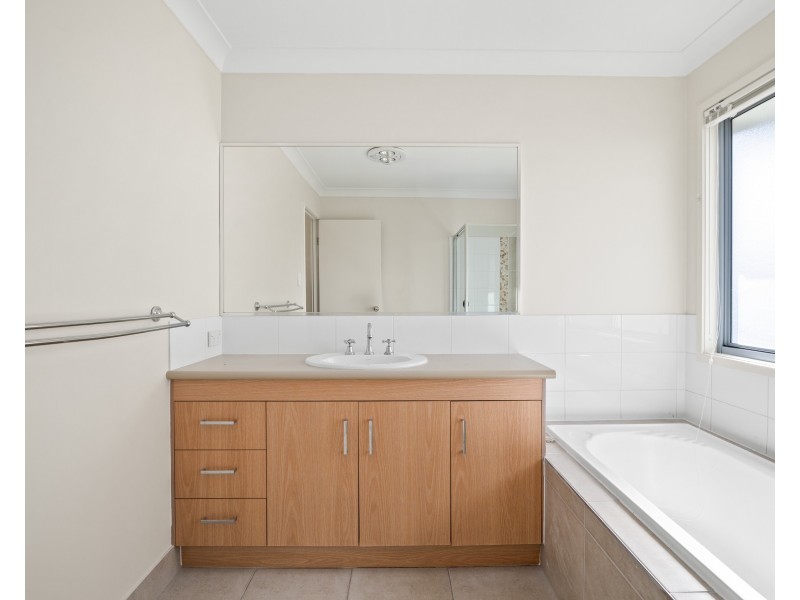 12 Salomon Court, Goodna QLD 4300