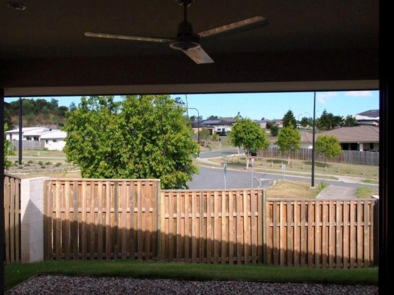 4 Rise Circuit, Pacific Pines QLD 4211