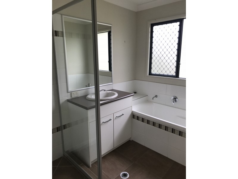 10 Heuer Close, Goodna QLD 4300