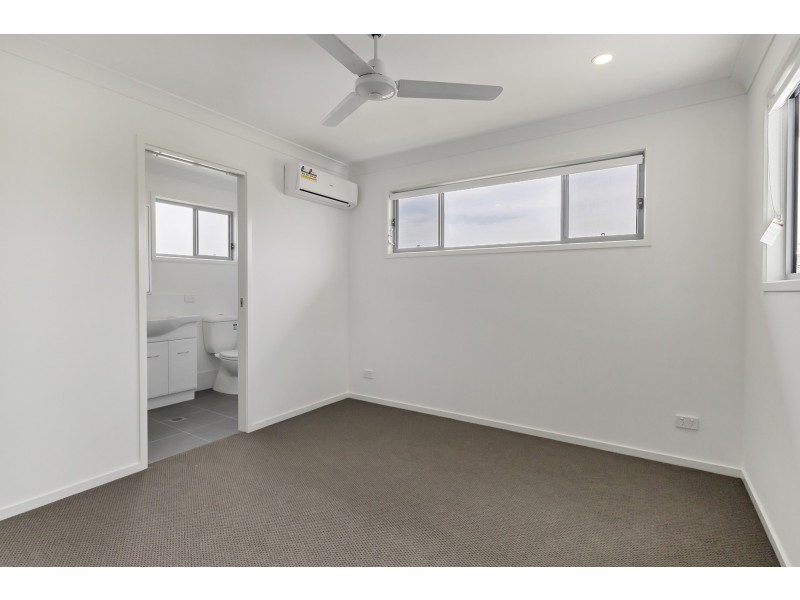 1/2 Nightshade Crescent, Pimpama QLD 4209