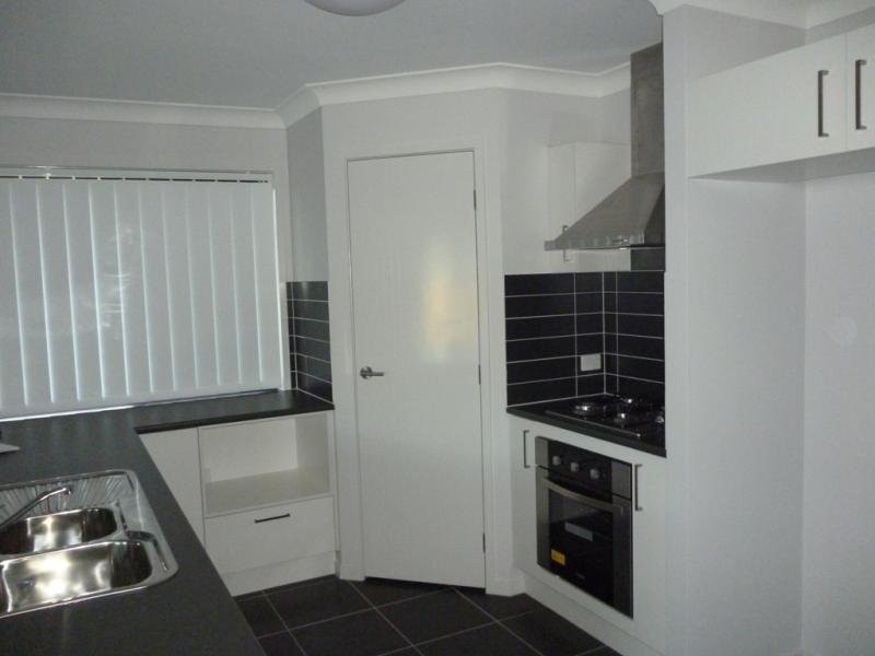 13 Armisfield Street, Doolandella QLD 4077