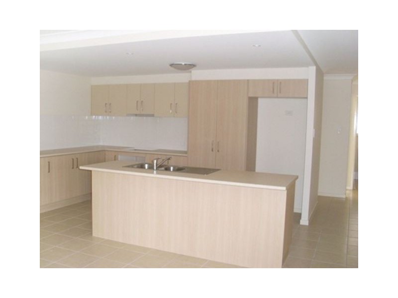 10 Fourth Avenue, Marsden QLD 4132