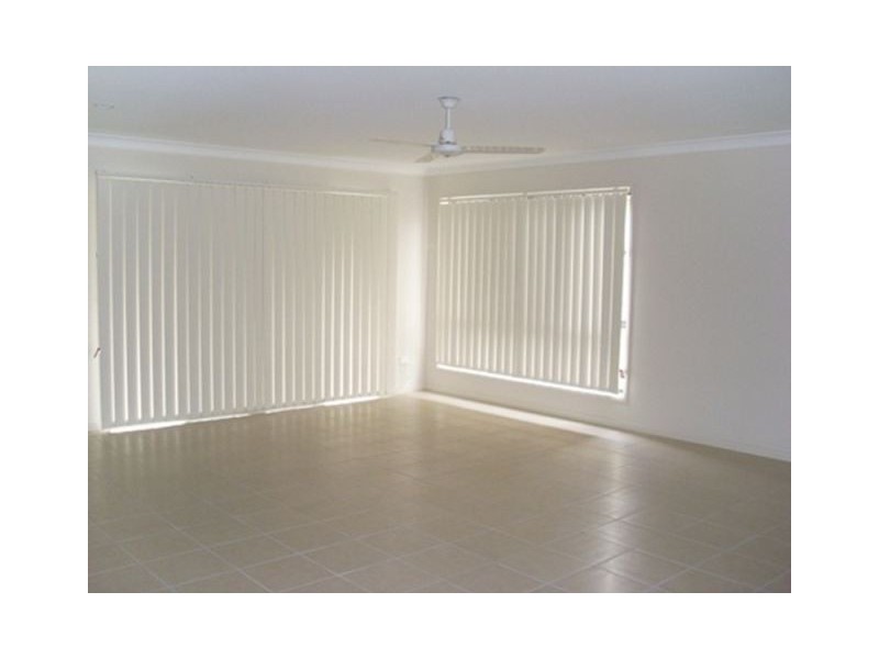 10 Fourth Avenue, Marsden QLD 4132