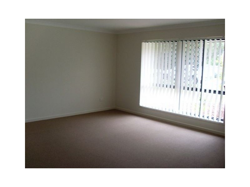 10 Fourth Avenue, Marsden QLD 4132