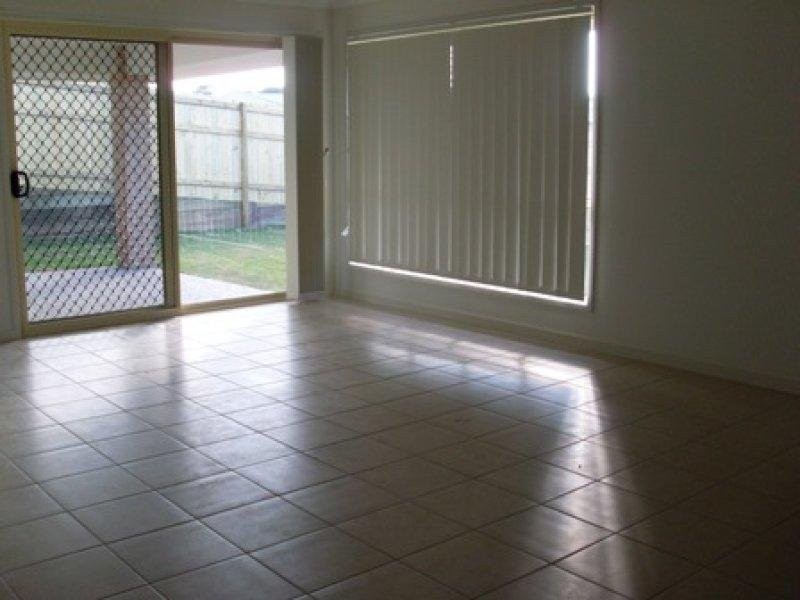 10 Sandpiper Circuit, Eagleby QLD 4207
