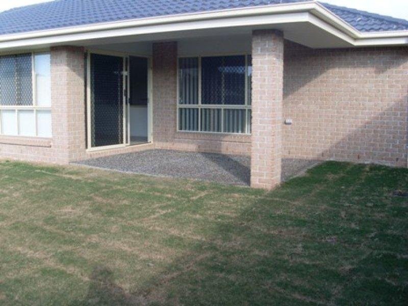 10 Sandpiper Circuit, Eagleby QLD 4207