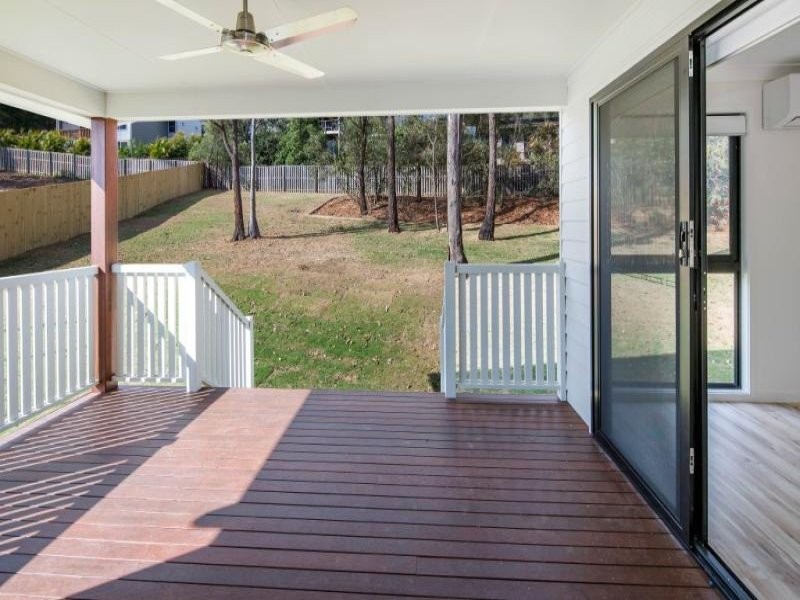 18 Bluebell Place, Brookwater QLD 4300