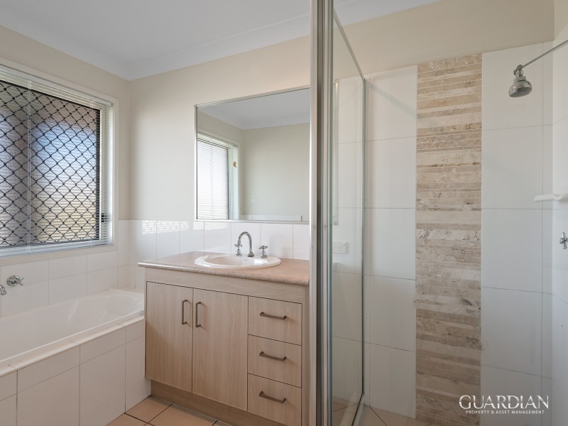 18 Fourth Avenue, Marsden QLD 4132