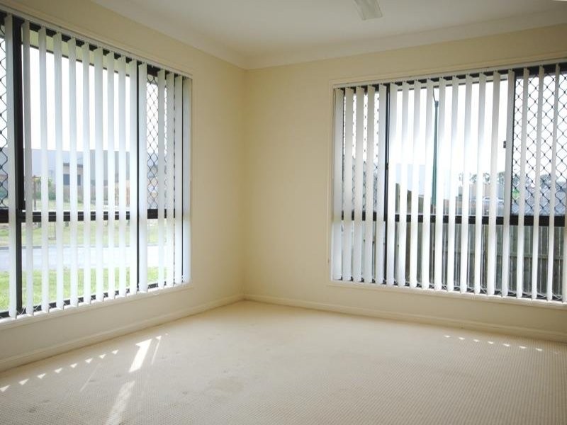 15 Hubner Drive, Rothwell QLD 4022