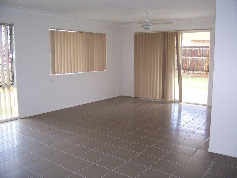 34 Geaney Boulevard, Crestmead QLD 4132