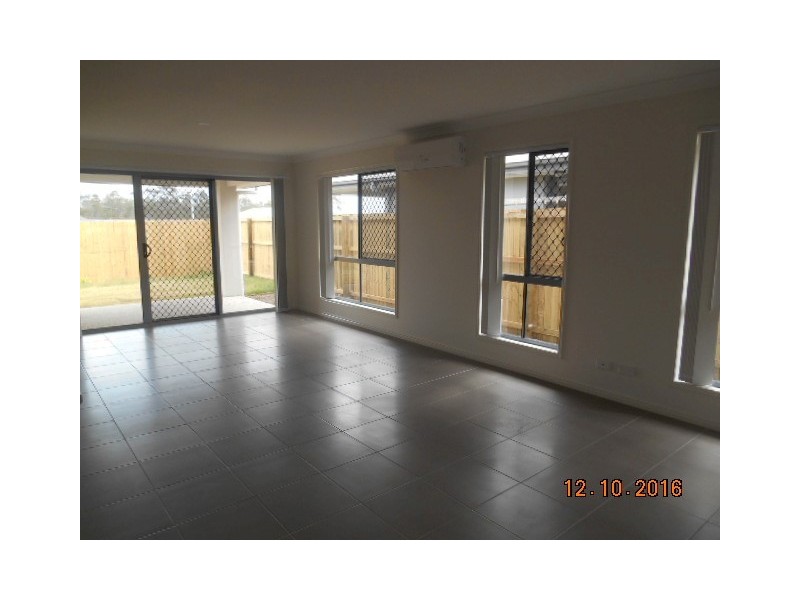 18 Meadows Circuit, Bellbird Park QLD 4300