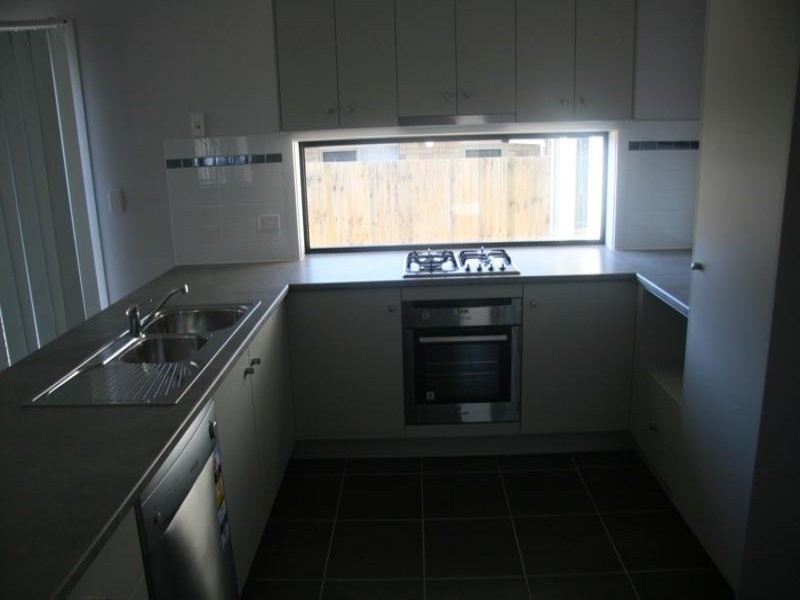 27 Coldstream Way, Holmview QLD 4207