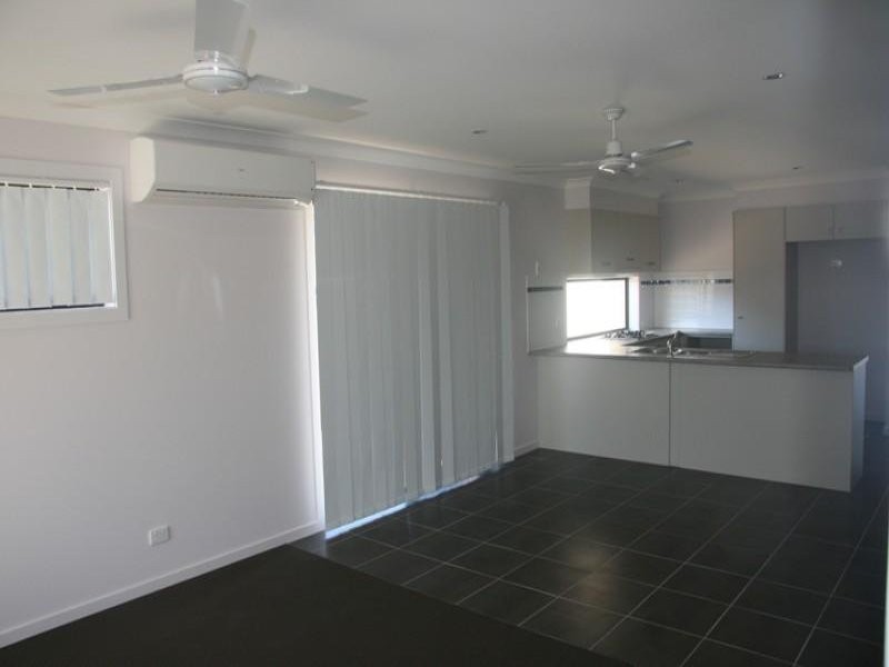 27 Coldstream Way, Holmview QLD 4207