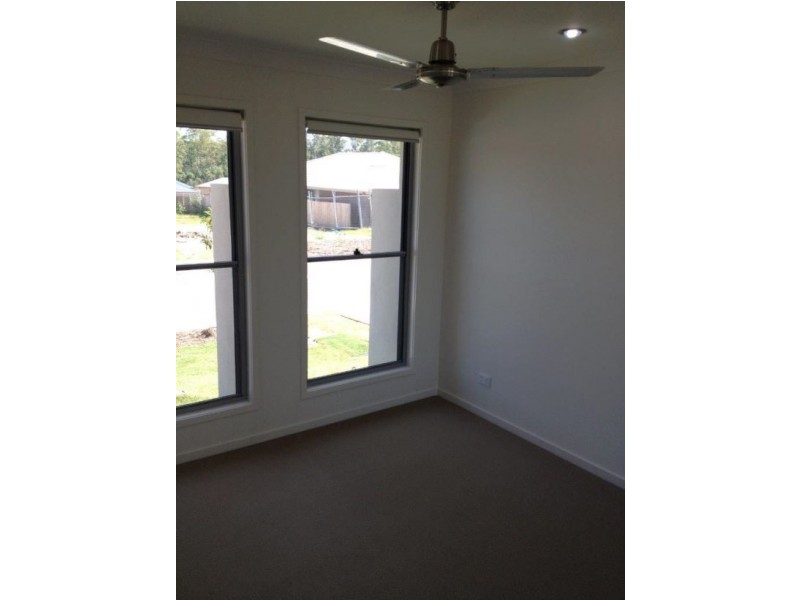 53 Ravensbourne Circuit, Waterford QLD 4133