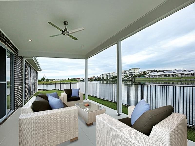 16 Palladium Boulevard, Hope Island QLD 4212