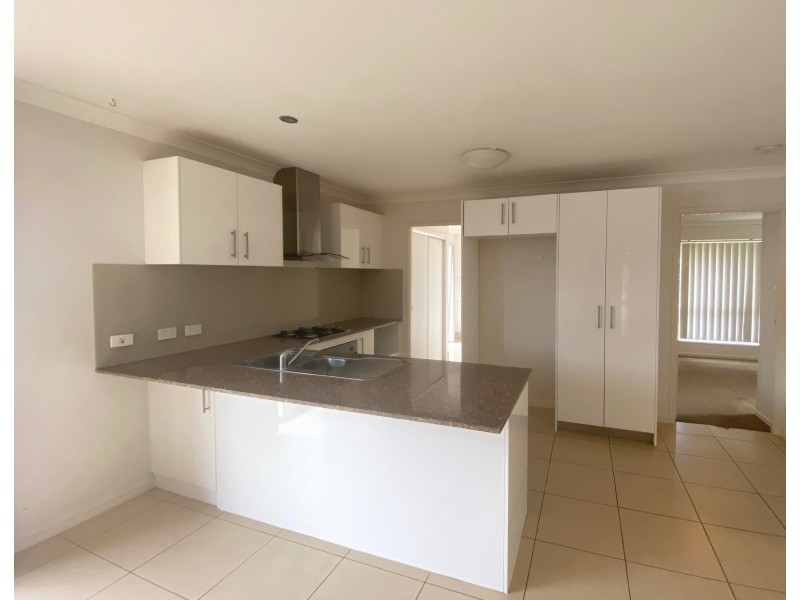 18 Kingfisher Street, Dakabin QLD 4503