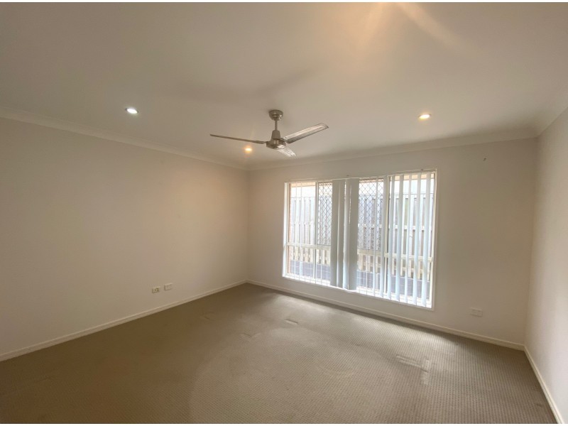 18 Kingfisher Street, Dakabin QLD 4503