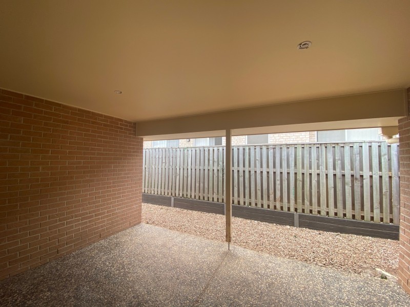 18 Kingfisher Street, Dakabin QLD 4503