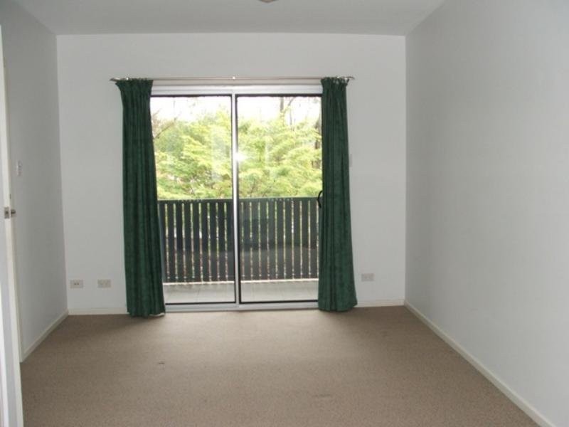 3/12 Dengate Lane, St Lucia QLD 4067