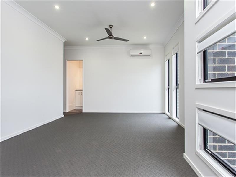 26 Dray Court, Riverhills QLD 4074