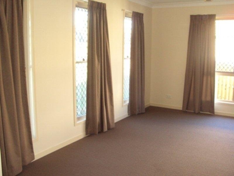 5 Harold Reinhardt Drive, Redbank Plains QLD 4301