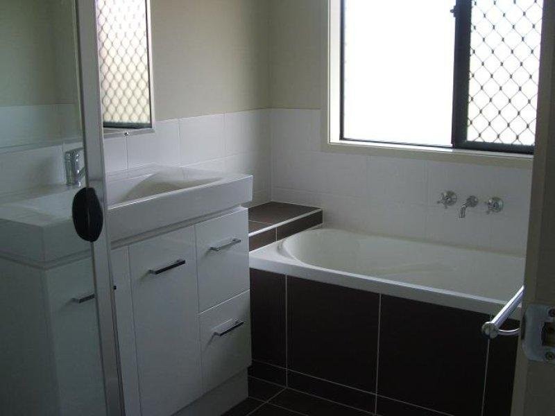 32 Bedivere Drive, Ormeau QLD 4208