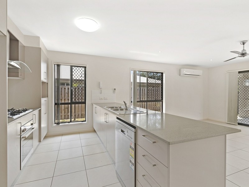 16 Antonio Place, Coomera QLD 4209