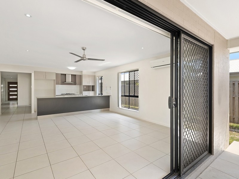 16 Antonio Place, Coomera QLD 4209