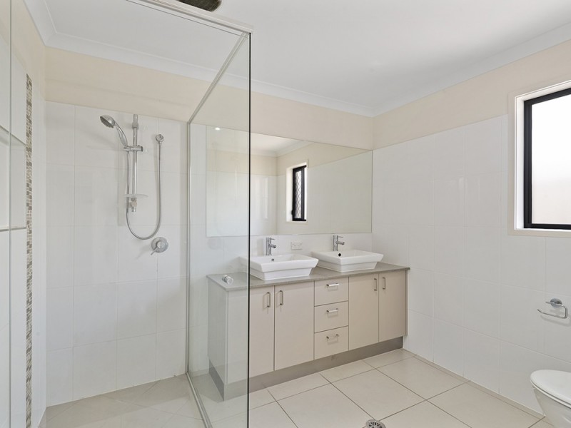 16 Antonio Place, Coomera QLD 4209