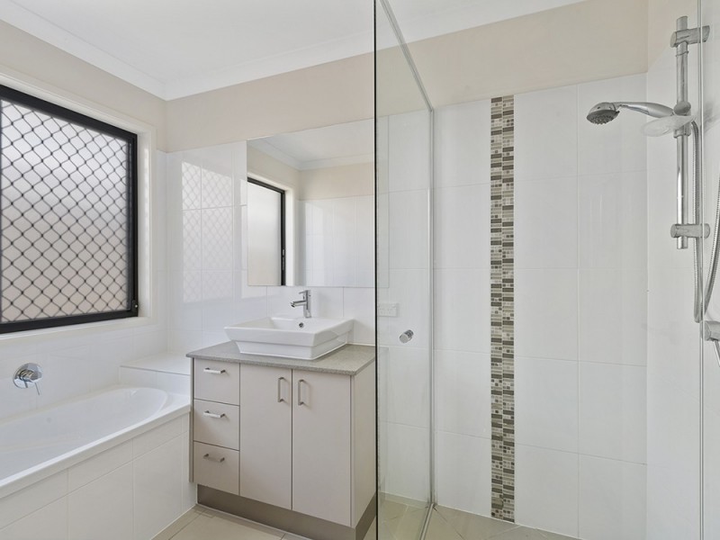 16 Antonio Place, Coomera QLD 4209