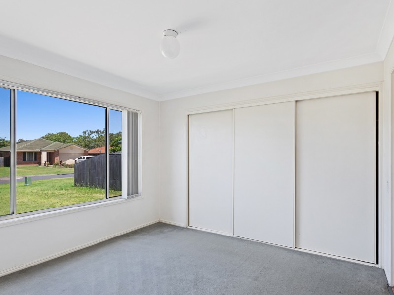 15 Pinewood Street, Wynnum West QLD 4178