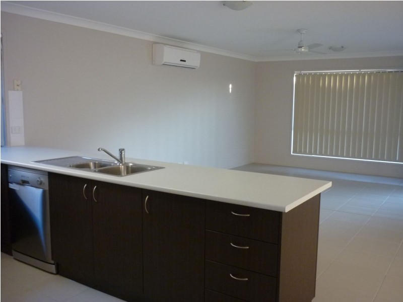 138 Nicklaus Parade, North Lakes QLD 4509