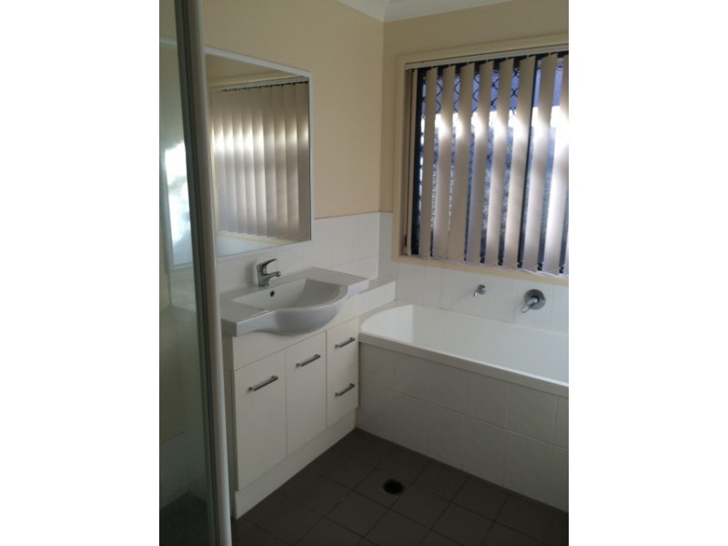 5 Emily Place, Sumner QLD 4074