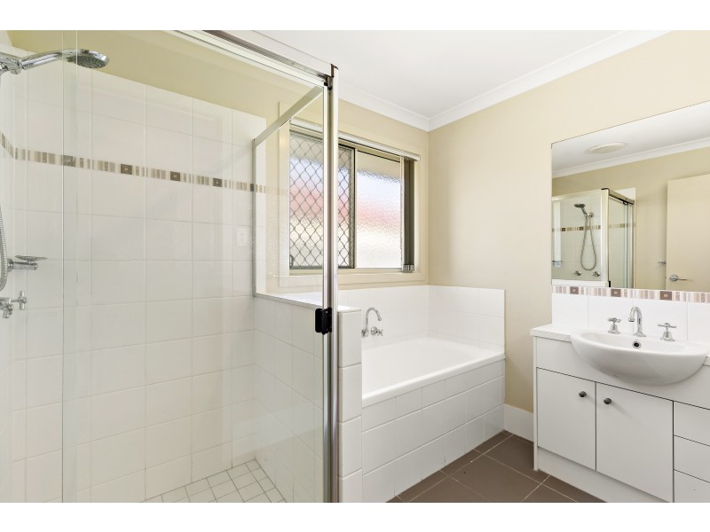 40 Peppertree Drive, Holmview QLD 4207