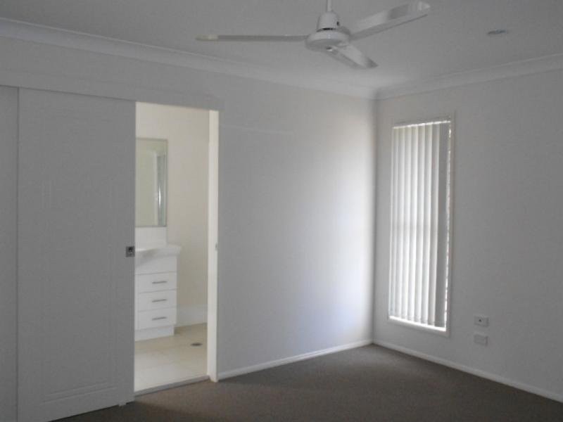 32 Andrew Walker Drive, Goodna QLD 4300