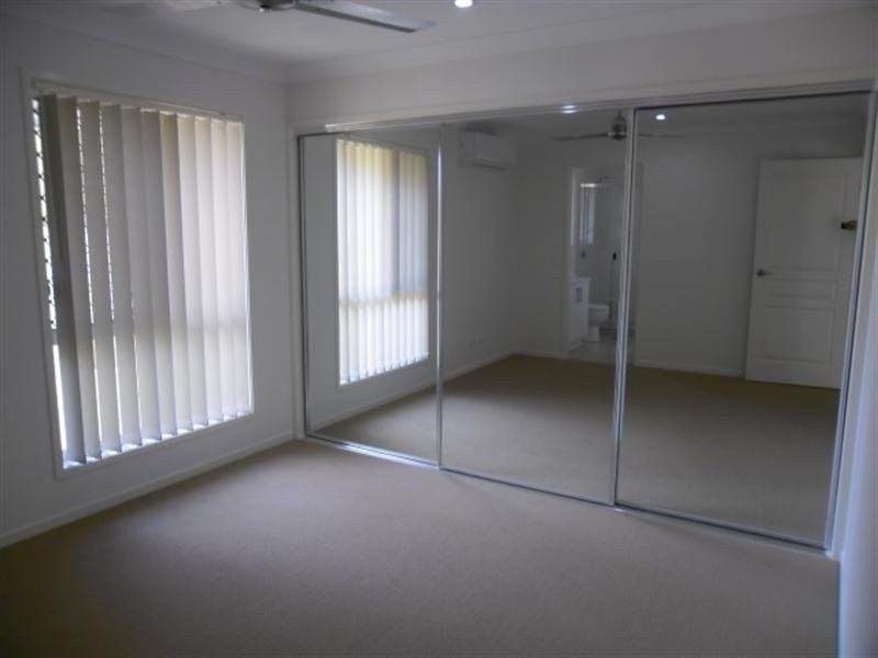 8 Willow Rise Drive, Waterford QLD 4133