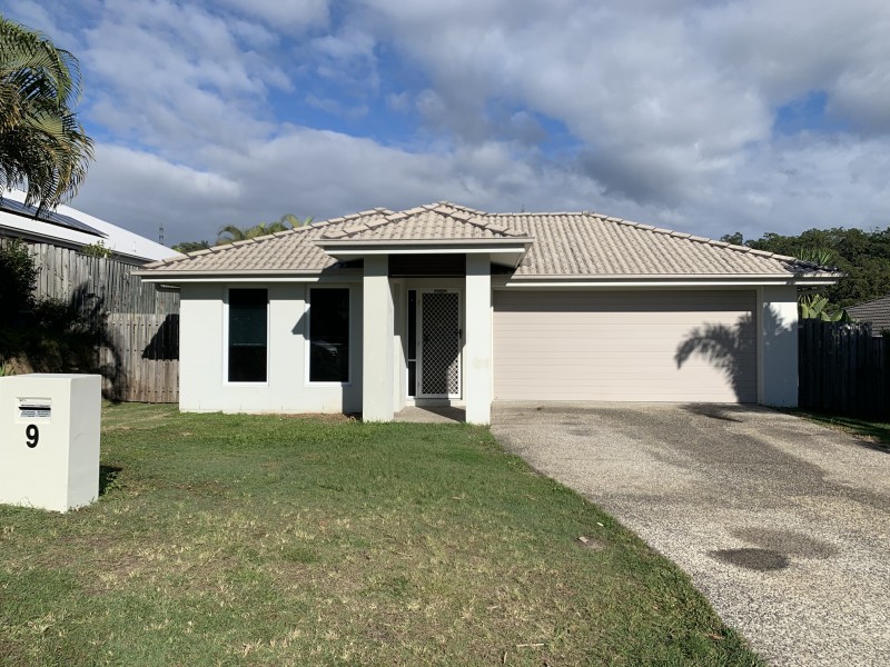 9 Barradeen Circuit, Pacific Pines QLD 4211